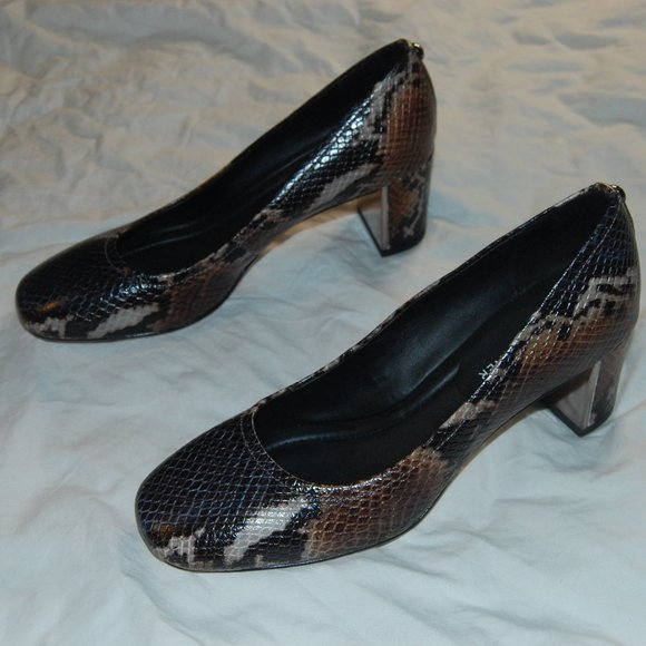 Donald Pliner Corin Snake Print Dress Pump, 6 M - Picture 1 of 10